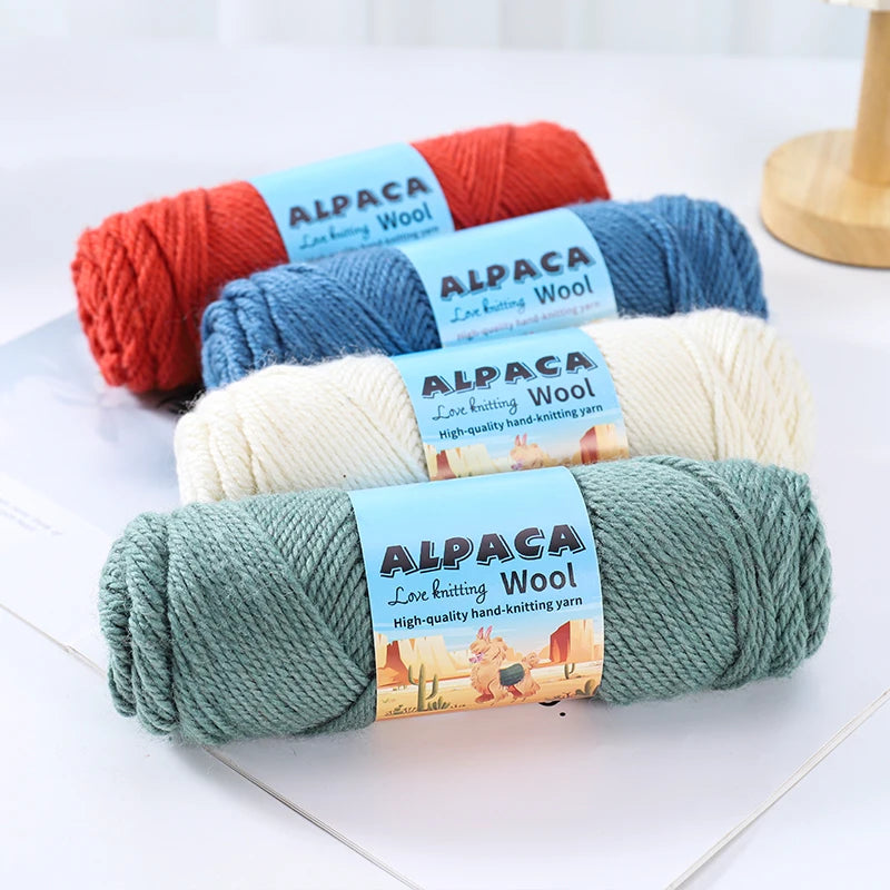 500g of Alpaca Yarn with 5 Skeins Included, Coarse Wool Alpaca Yarn, 245 Needles, Hand-Knitting DIY Material Yarn, Yarn for Knitting Sweaters, This Yarn Can Be Used to Make Wool Sweaters, Large Coats, Shawls, Hats, Scarves, Handicrafts, Hairbands, Clothi