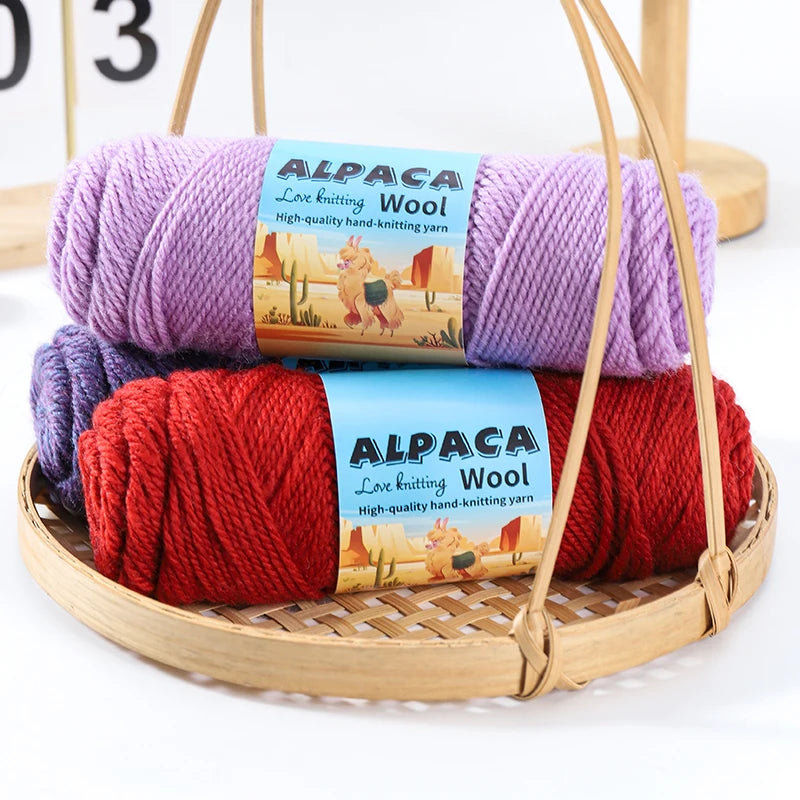 500g of Alpaca Yarn with 5 Skeins Included, Coarse Wool Alpaca Yarn, 245 Needles, Hand-Knitting DIY Material Yarn, Yarn for Knitting Sweaters, This Yarn Can Be Used to Make Wool Sweaters, Large Coats, Shawls, Hats, Scarves, Handicrafts, Hairbands, Clothi